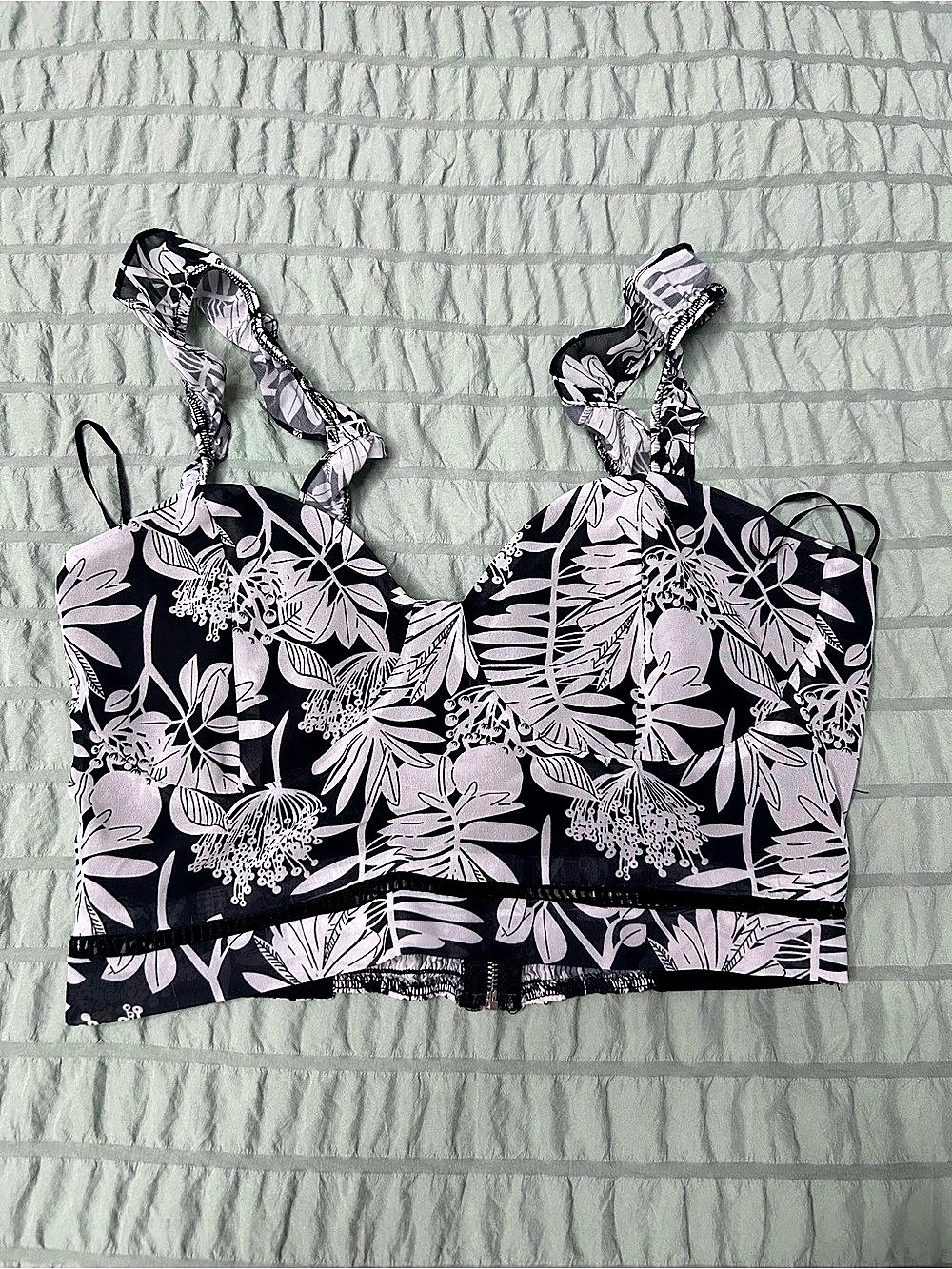 KENDALL + KYLIE Floral Crop Top in Black & Pink Like New